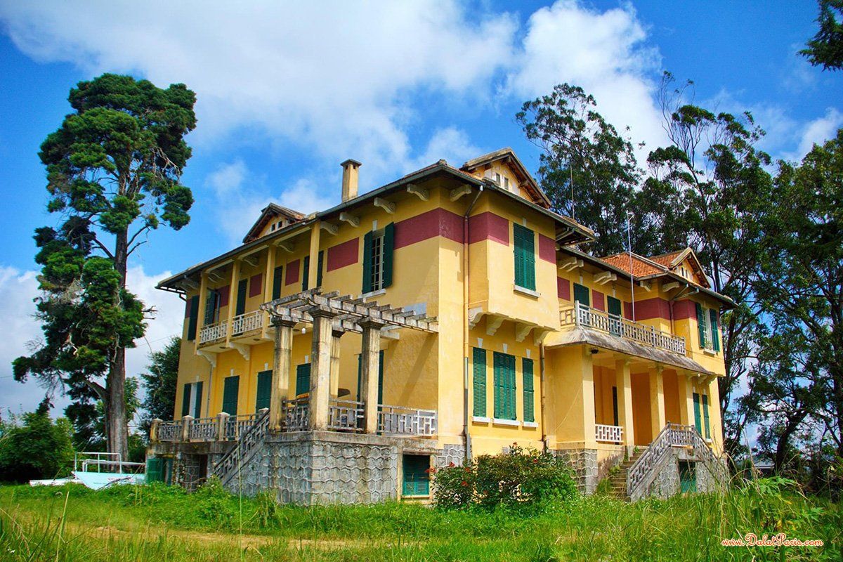 Biệt thự mới 7 phòng ngủ, diện tích 240m2 full xây dựng, sân vườn rộng, cách bệnh viện đa khoa tỉnh 1,km, cách Hồ Xuân Hương 3km, giá còn 8.8tỷ