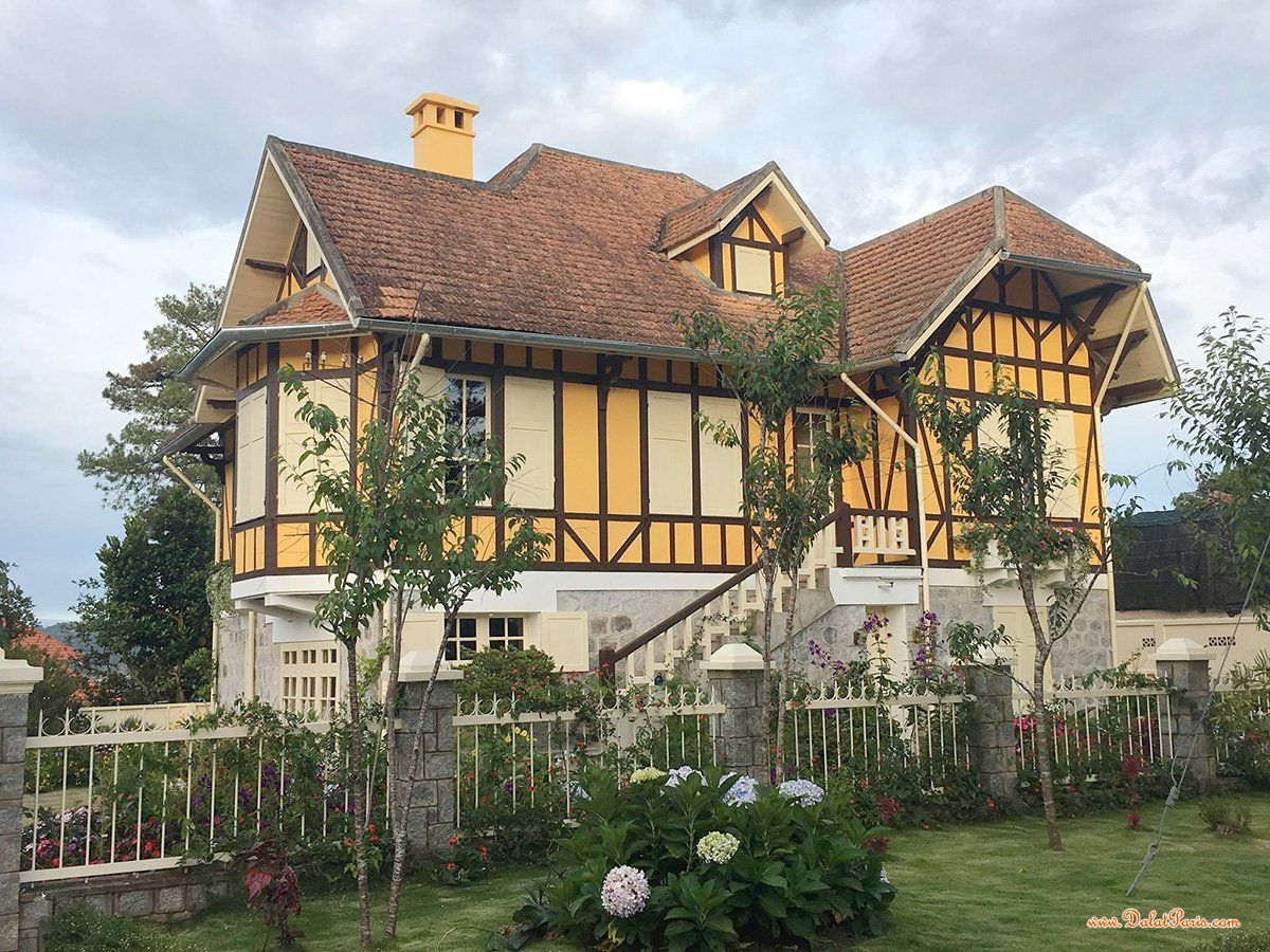 Đất nền Biệt thự 2 mặt tiền Ngô Thì Sỹ, Phường 4, ngay trung tâm TP. Đà Lạt, cách Hồ Xuân Hương 3,5km, thích hợp xây khách sạn biệt thự khách sạn, giá chỉ 13,5tỷ