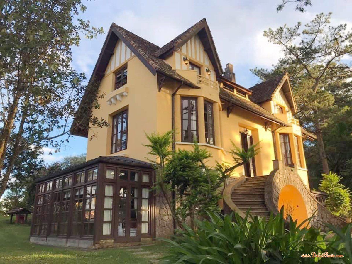 Đất & biệt thự sân vườn đường Triệu Việt Vương, DT 1334m2, ngay dinh 3, view cáp treo đồi Robin, đường ô tô. Thích hợp xây khách sạn, biệt thự, nhà hàng. Giá 65 tỷ