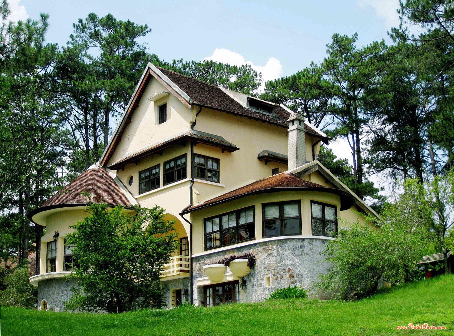 Biệt thự Đường Tô hiến thành, Phường 3, ngay trung tâm diện tích 1269m2, view đồi thông, sổ riêng xây dựng, đường ô tô 4m, Gần bến xe liên tỉnh, giá 39tỷ