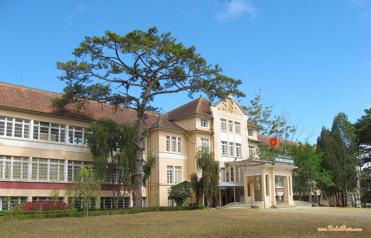 Đất biệt thự KQH Vạn Xuân, Lạc Dương. DT 267.7m2, cách Hồ Xuân Hương khoản 12km, gần UBND huyện Lạc Dương, view thông, đường nhựa ô tô. Giá 6.8 tỷ