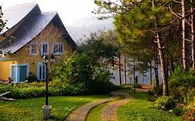 Biệt thự sân vườn đường Đa Phú, DT 300m2, cách Hồ Xuân Hương khoản 7km, thích hợp nghỉ dưỡng, kinh doanh homestay. Giá 16.5 tỷ