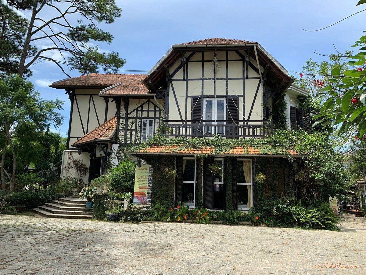 Đất biệt thự đường Phan Chu Trinh, P9, Đà Lạt. DT: 756.86m2, cách Hồ Xuân Hương khoản 2km, gần ngã 4 Phan Chu Trinh. Đường ô tô. Giá 28 tỷ